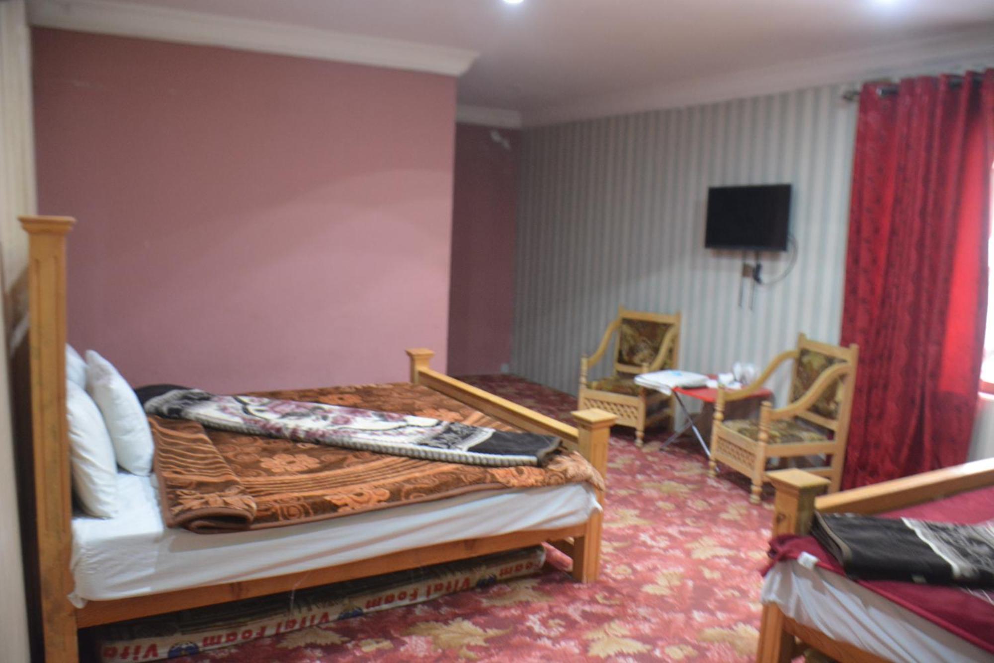 Hotel Pine Hills, Naran Exterior foto