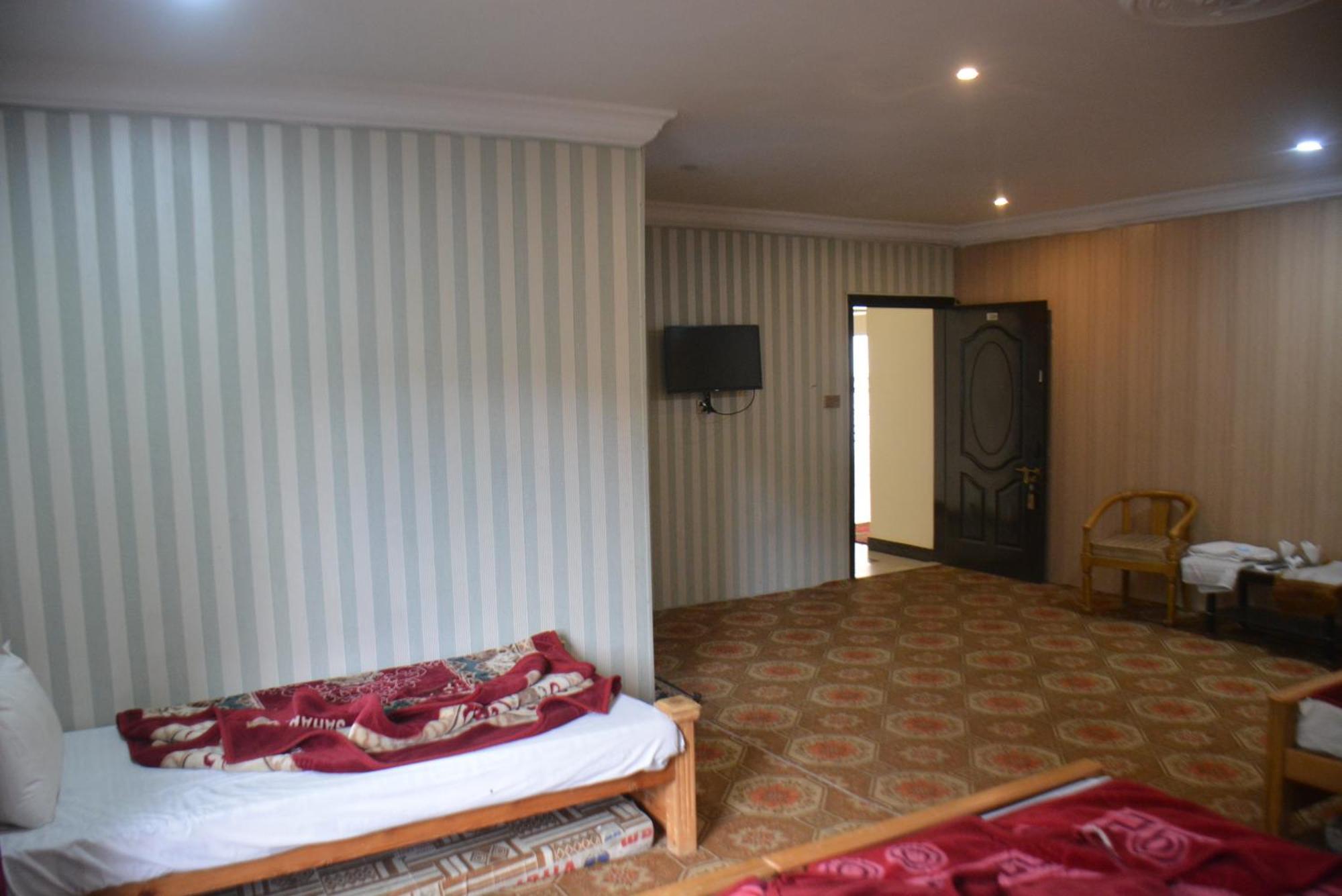 Hotel Pine Hills, Naran Exterior foto